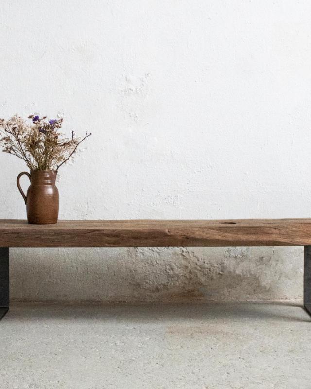 SALON TV table