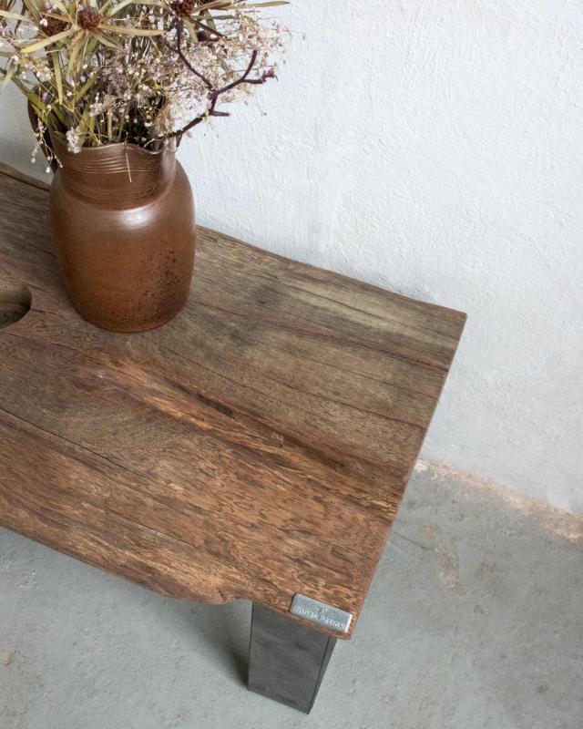 SALON TV table