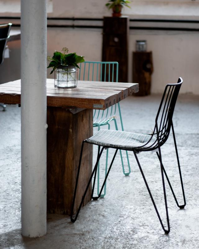 IDUN cafe table
