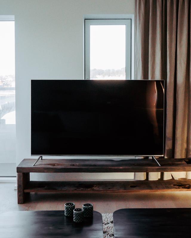 KALI tv table 