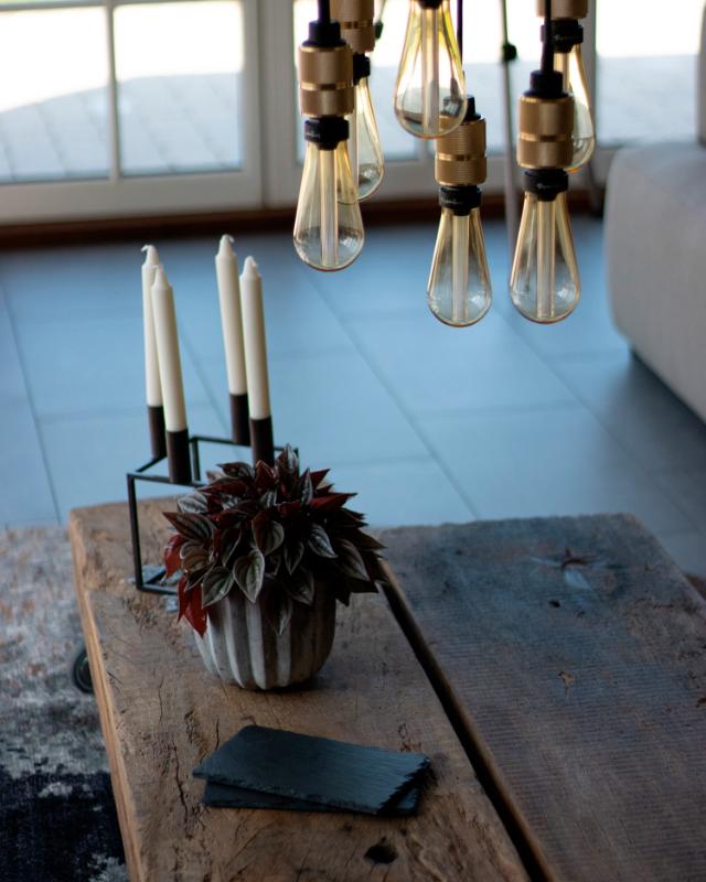 RØSKVA coffee table