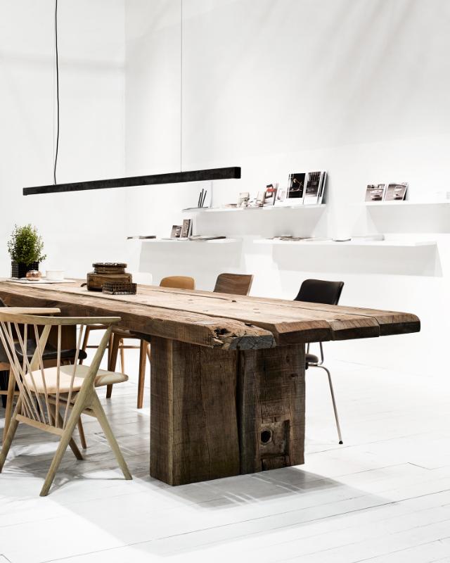UNIQ plank table
