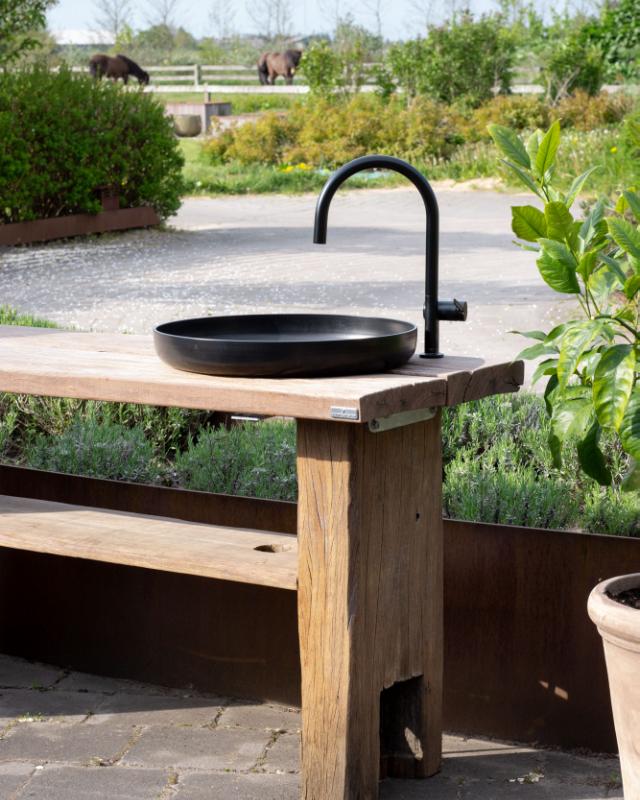 NOR outdoor kitchen with sink