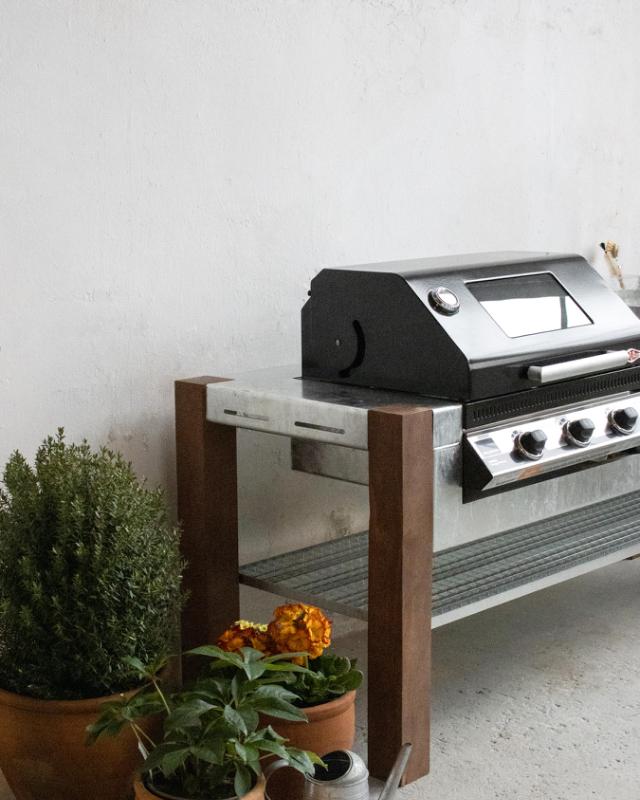 SAVRA outdoor kitchen