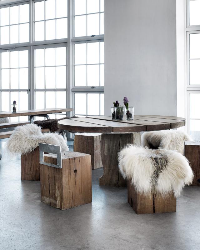 GLOBE plank table