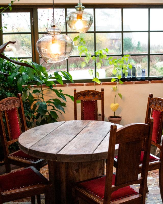 GLOBE plank table